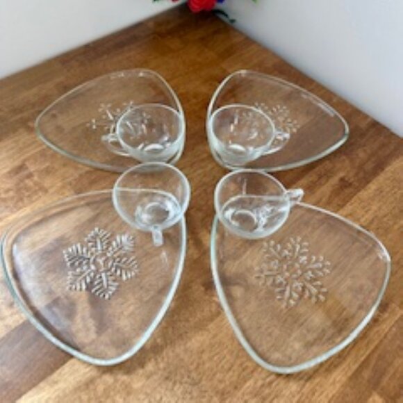 Vintage Indiana Glass Snowflake Smart Set Original Box 4 Snack Plates and Cups - Picture 3 of 6